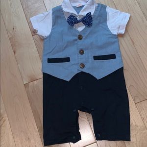 Adorable onesie suit!!
